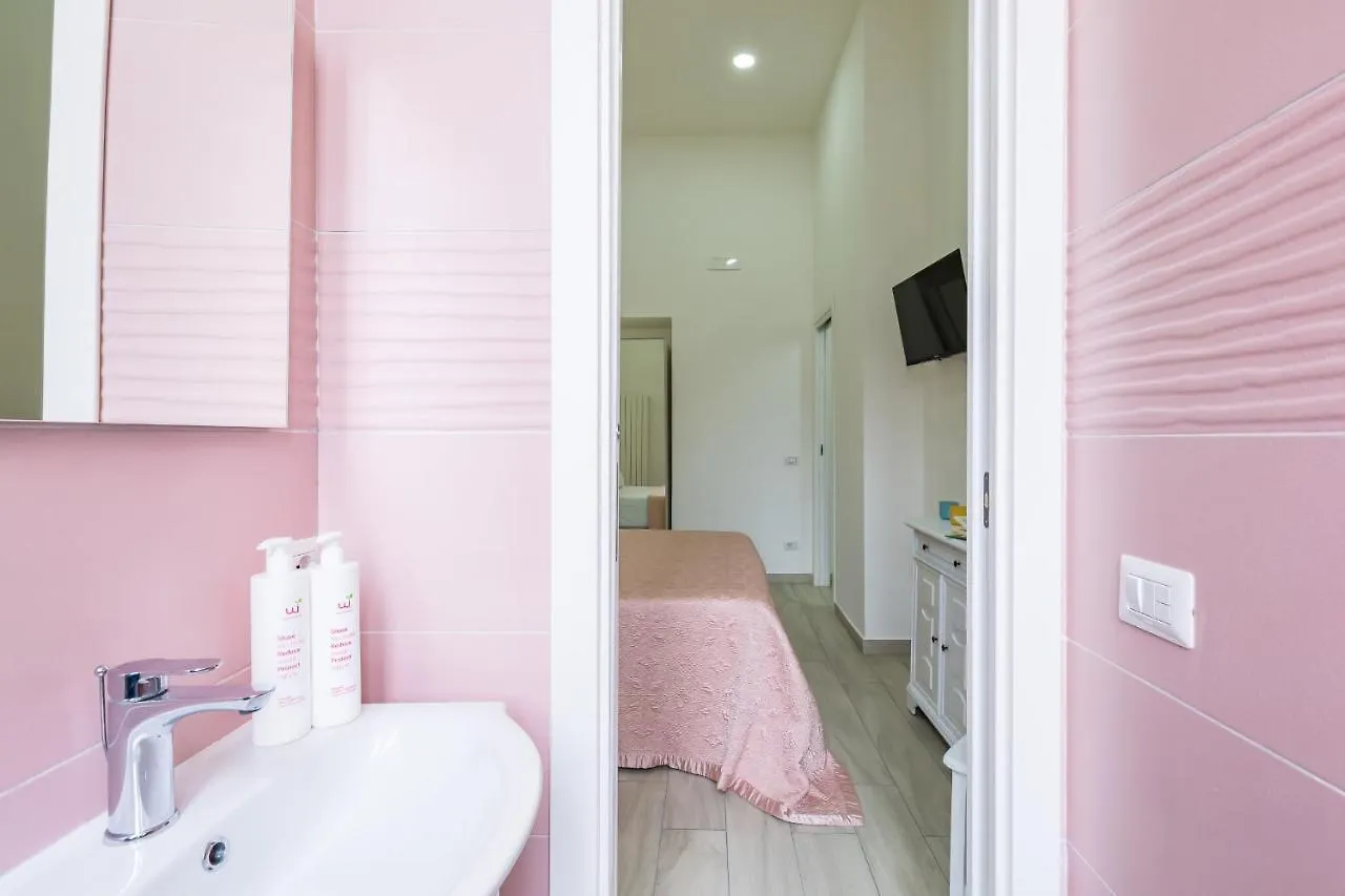 Chiara Modern Apartment By Wonderful Italy Naples