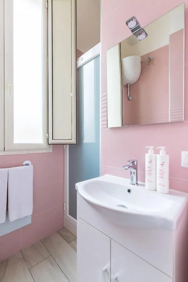 Chiara Modern Apartment By Wonderful Italy Naples